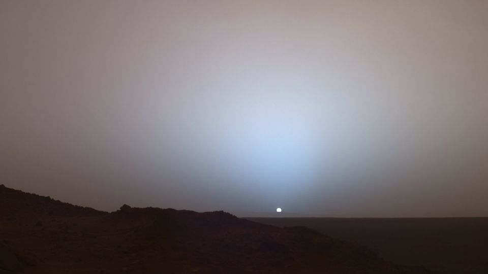 Vista de un atardecer en Marte.