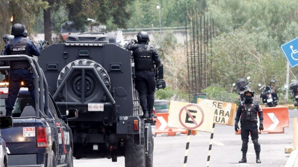 Traslado de presuntos narcotraficantes al reclusorio.