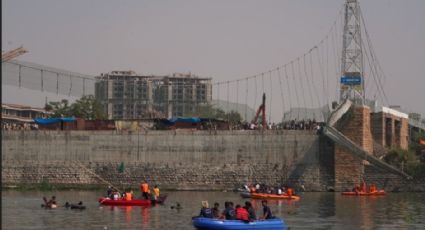 Una persona sacudió el puente de la India momentos antes de que colapsara: VIDEO