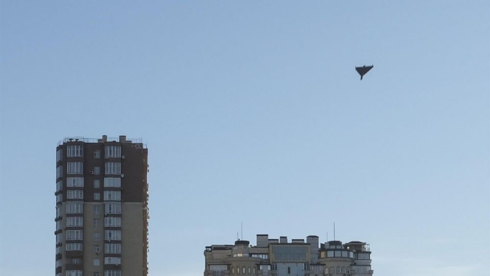 Un dron sobrevuela los aires de Kiev