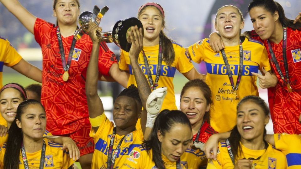 gres Femenil son Campeonas de la Apertura 2022 al vencer a América Femenil 3 goles por 0 global.