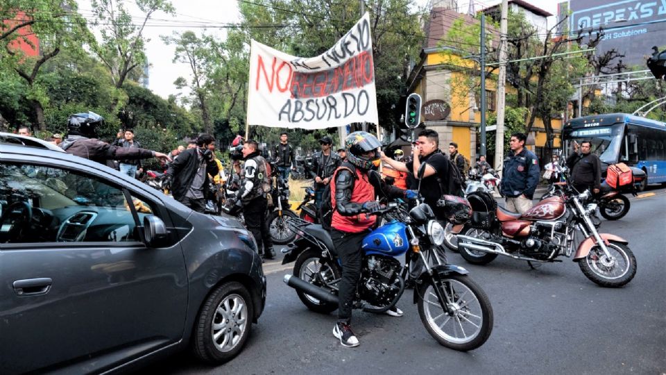 Motociclistas exigen modificar Reglamento de Tránsito.