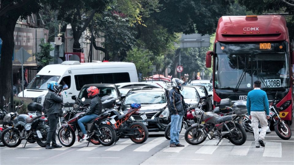 Motociclistas se movilizaron en contra del nuevo Reglamento de Tránsito.