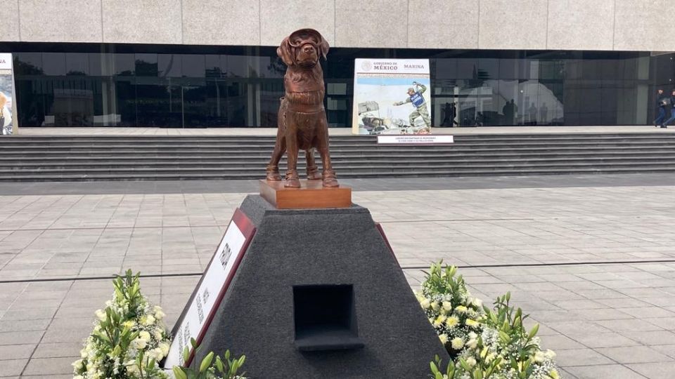 Las cenizas de Frida fueron depositadas en la estatua que tiene en el patio central de la Semar.