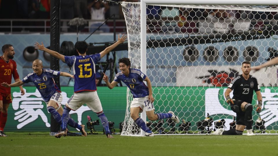 Japón califica a octavos de final
