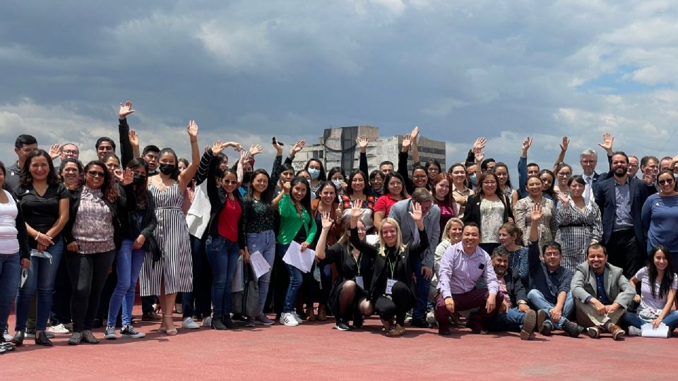 Han sido colocadas mil 360 personas para laborar de manera formal en el extranjero.