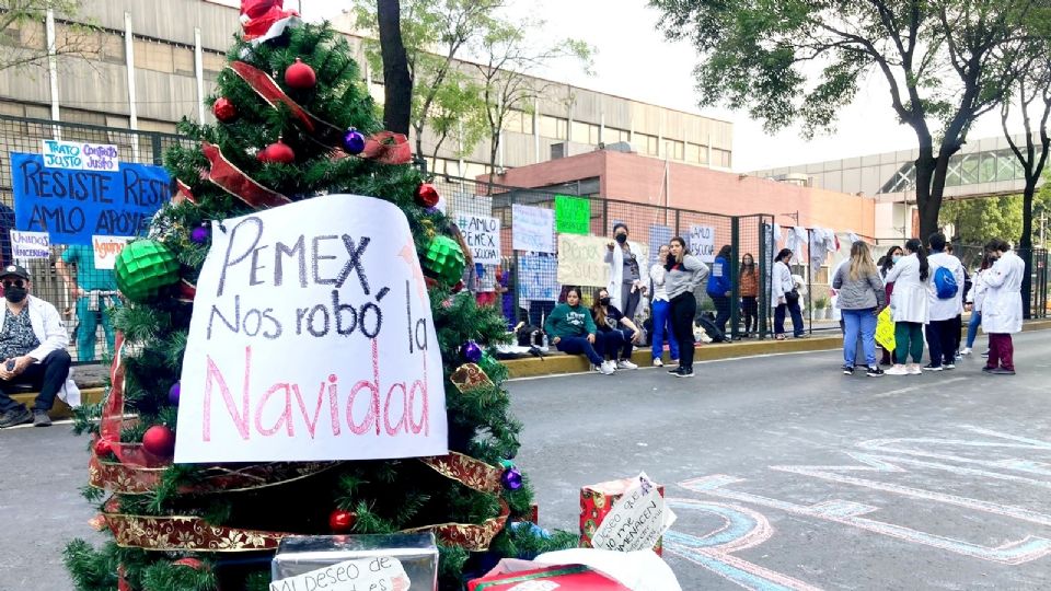 Médicos residente de Pemex bloquearon vialidades.
