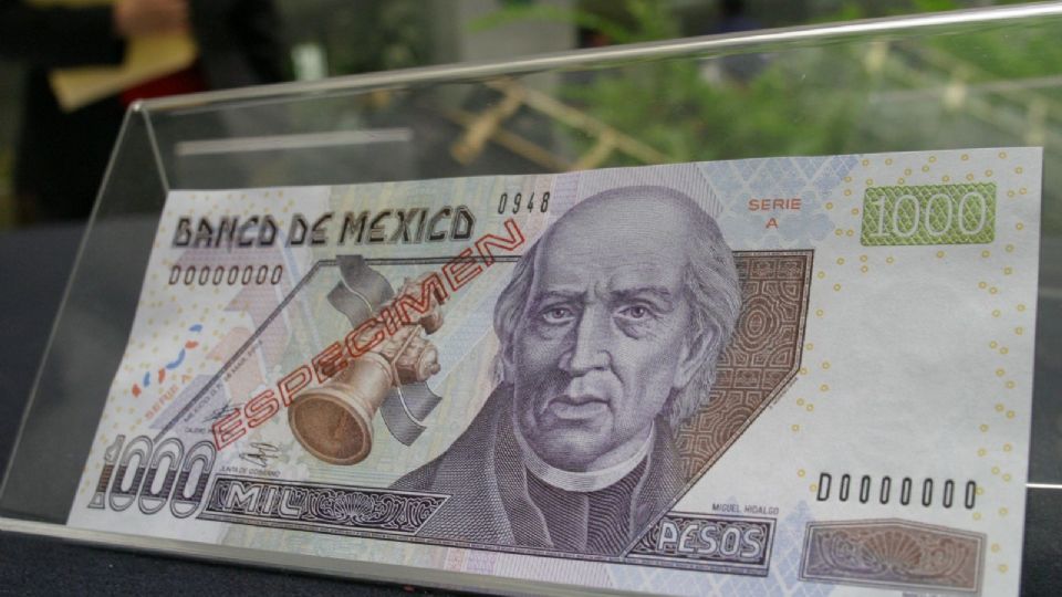 Billete de mil pesos presentado en el auditorio del Banco de México