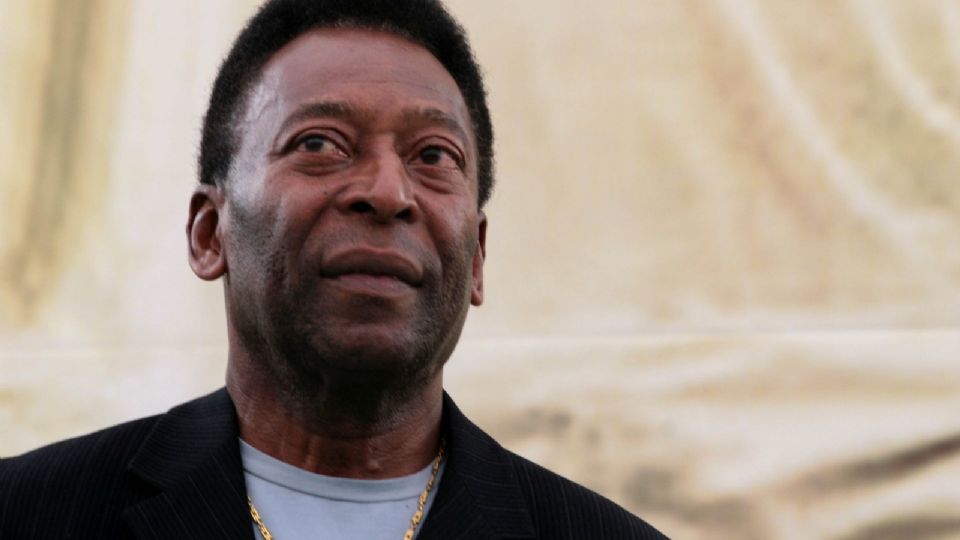 Hija de Pelé lanza conmovedor mensaje desde el hospital; 'O Rei' sigue en cuidados paliativos.