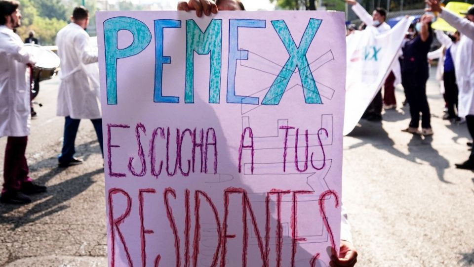 Manifestación de médicos residentes de Pemex.