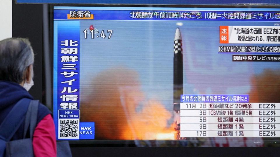 Corea del Norte cerró y abrió el Año Nuevo con el lanzamiento de misiles.