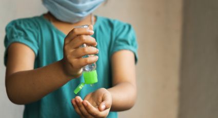 Niño de cuatro años fue obligado a tomar gel antibacterial por su padre