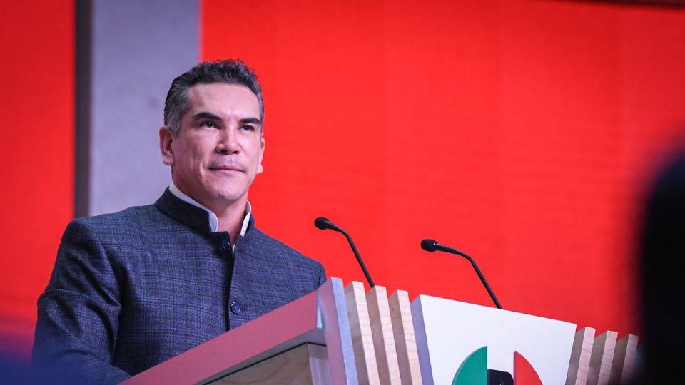 El líder del PRI, Alejandro Moreno, declinó reunirse con exz dirigentes del tricolor.