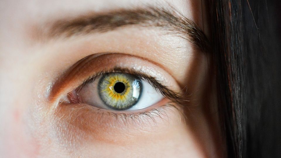 Especialistas te dan 9 consejos para mantener tus ojos sanos y en buenas condiciones.