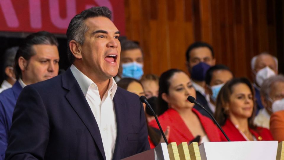 El líder del PRI, Alejandro Moreno, busca amparo contra difusión de audios.