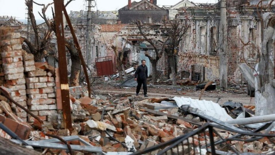 Destrucción total en la ciudad de Mariúpol, Ucrania.