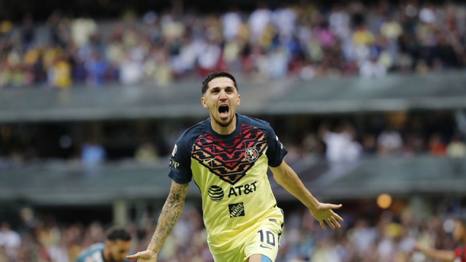 Diego Valdés, mediocampista americanista, el ídolo del momento.