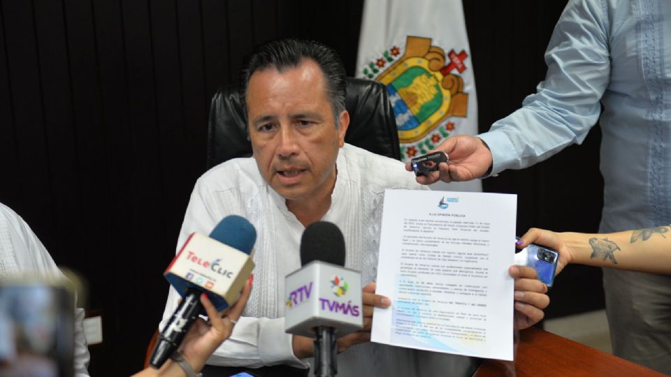 El gobernador de Veracruz demanda transparentar la muerte de un manatí en el Acuario de la entidad.