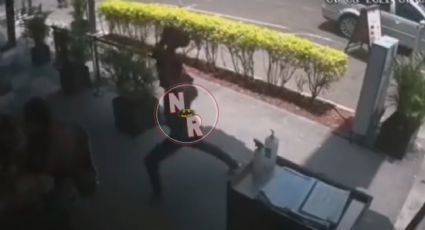 VIDEO: Hombre ataca a niño con una piedra en una taquería de la colonia Roma