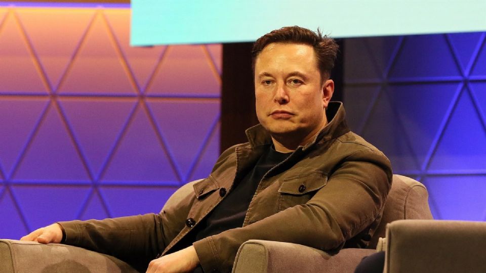 Elon Musk fue acusado de acosar sexualmente a una azafata