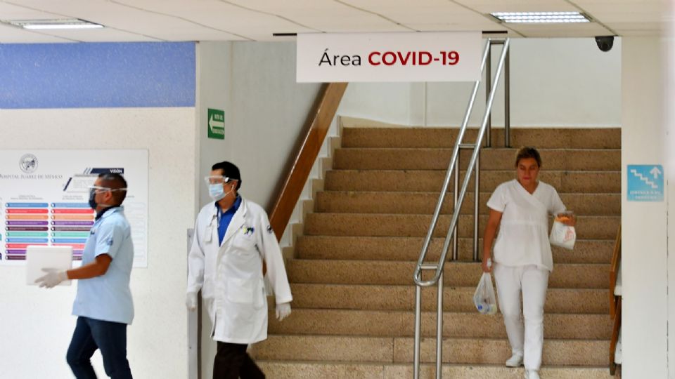 Médicos en hospital de la CDMX.