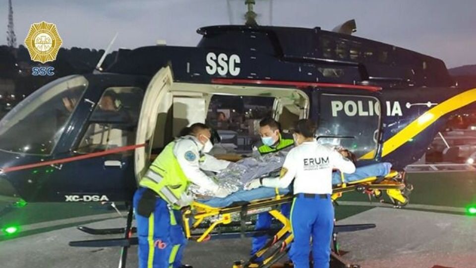 Una  mujer y su hija fueron tasladadas al hospital tras un choque en la México-Cuernavaca.