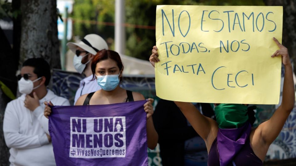 Mujeres se manifiestan tras el homicidio de la defensora Cecilia Monzón
