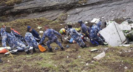 Avión se estrella contra una montaña en Nepal; reportan 14 muertos