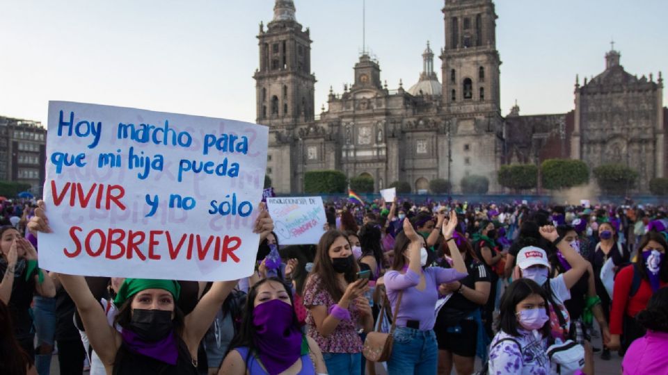 Mujeres protestan contra la violencia de género.