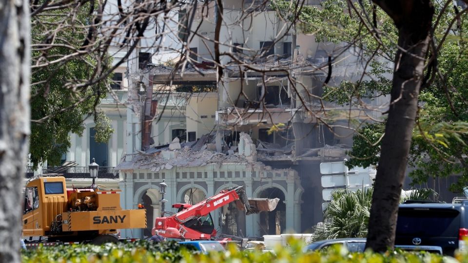 El hotel Saratoga resultó gravemente dañado tras una explosión esta mañana en La Habana.