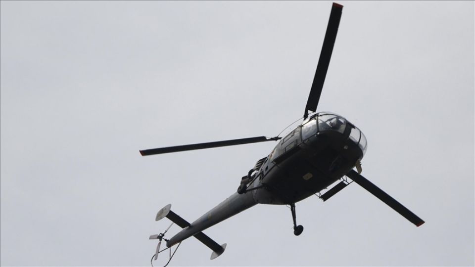 Un helicóptero se estrelló en una montaña