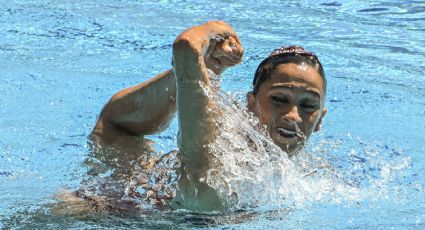 Nadadora se desmaya en pleno Mundial de Natación y es rescatada por su entrenadora