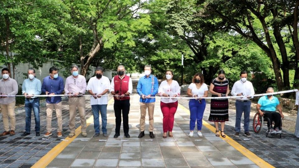 El gobernador de Chiapas, Rutilio Escandón, inauguró el Paseo Sabinal en Tuxtla Gutiérrez.