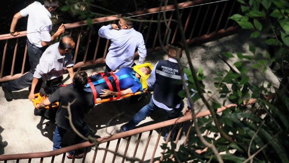 Tras el derrumbe del puente en Cuernavaca, 25 personas resultaron lesionadas.