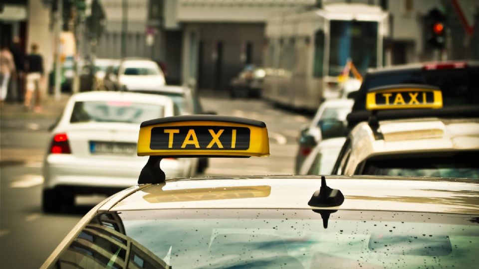'Taxistas' ofrecen servicios a precios excesivos