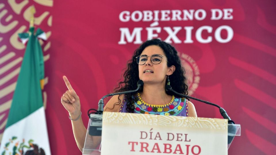Luisa María Alcalde Luján, secretaria del Trabajo y Previsión Social.
