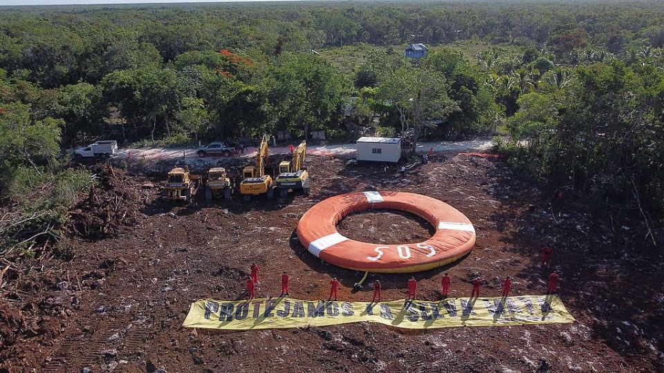 Greenpeace México protesta por el reinicio ilegal de las obra del Tramo 5 del Tren Maya.