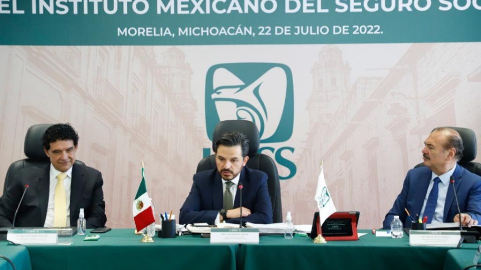 Zoé Robledo, director general del IMSS, encabeza el Consejo Técnico del Instituto.