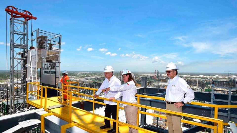 Andrés Manuel López Obrador, presidente de México, encabezó la inauguración de la primera etapa constructiva de la Refinería Olmeca Dos Bocas.
