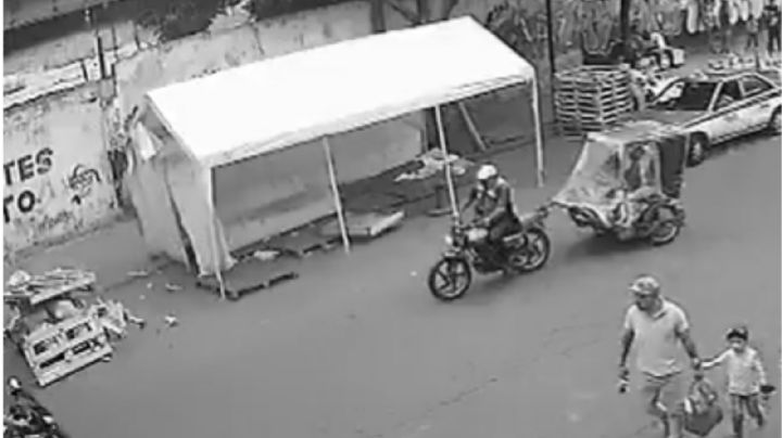 Así fue el brutal choque entre una moto y un mototaxi en Azcapotzalco: VIDEO