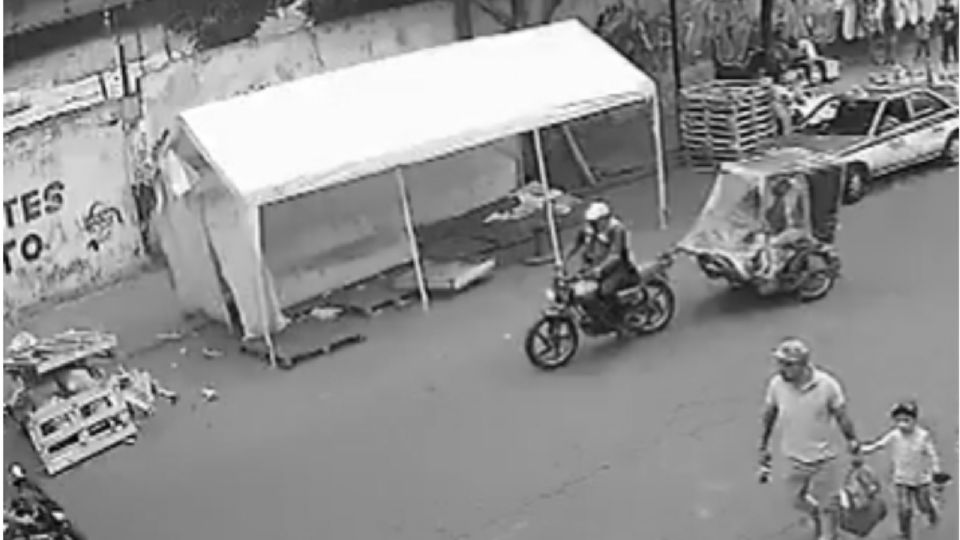 Choque entre una moto y mototaxi en Azcapotzalco