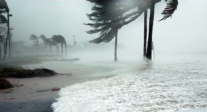 Huracán 'Ian' toca tierra en el sur de Florida con vientos de 240 km/h
