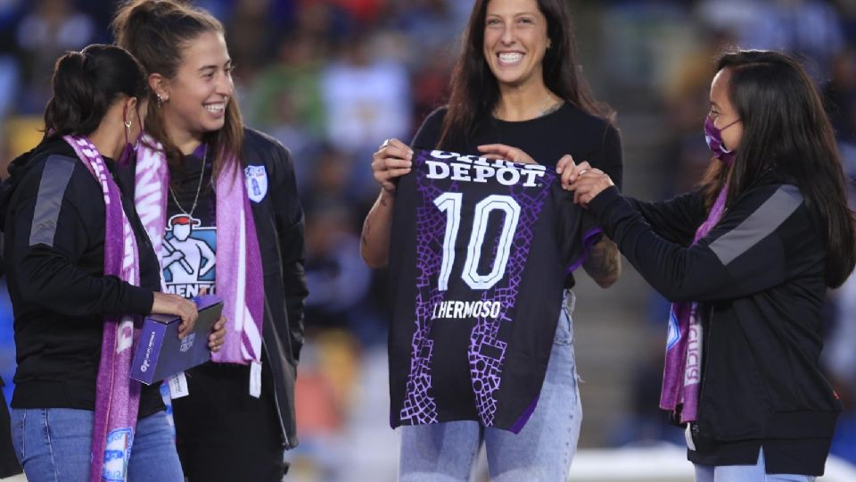 La deportista Jennifer Hermoso durante su presentación como nueva jugadora de las Tuzas del Pachuca