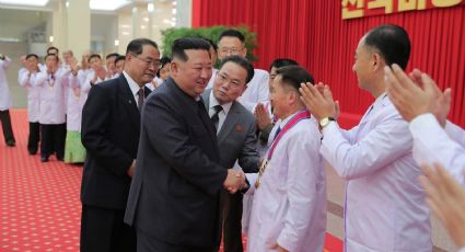 Corea del Norte declara victoria sobre el Covid-19; premia a médicos