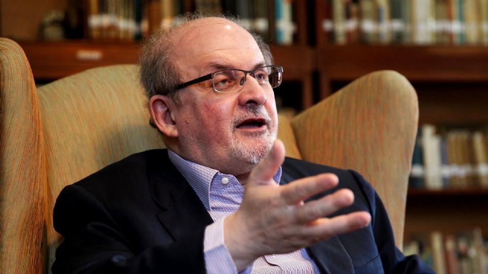 El escritor británico Salman Rushdie.