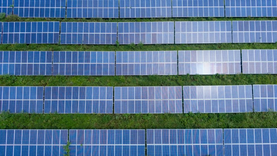 Paneles solares, un arma contra el cambio climático