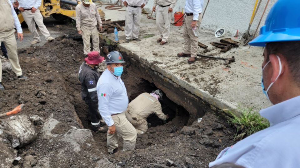 Toma clandestina de hidrocarburo en la calle Añil de la Alcaldía Iztacalco.