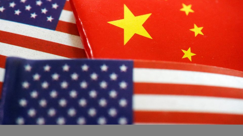 Ilustración de las banderas de Estados Unidos y China