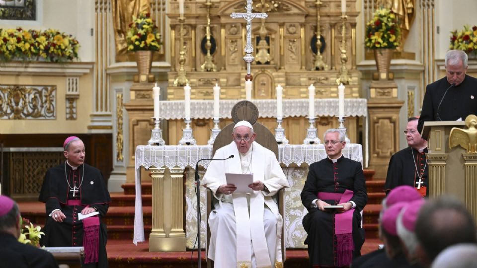 El papa pidió perdón en Canadá por abusos sexuales y exigió acciones fuertes
