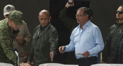 Encuentran explosivo cerca del presidente de Colombia, Gustavo Petro, durante acto público